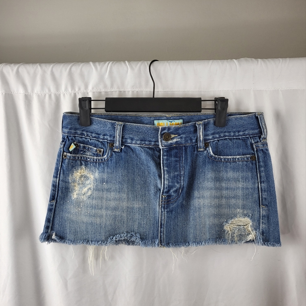 2003-2005 era Hollister Surf Co distressed blue denim micro mini skirt, Size 3